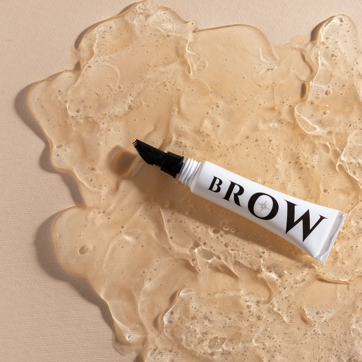 Addoony Hold & Shine Brow Jelly أدوني هولد آند شاين جل الحواجب