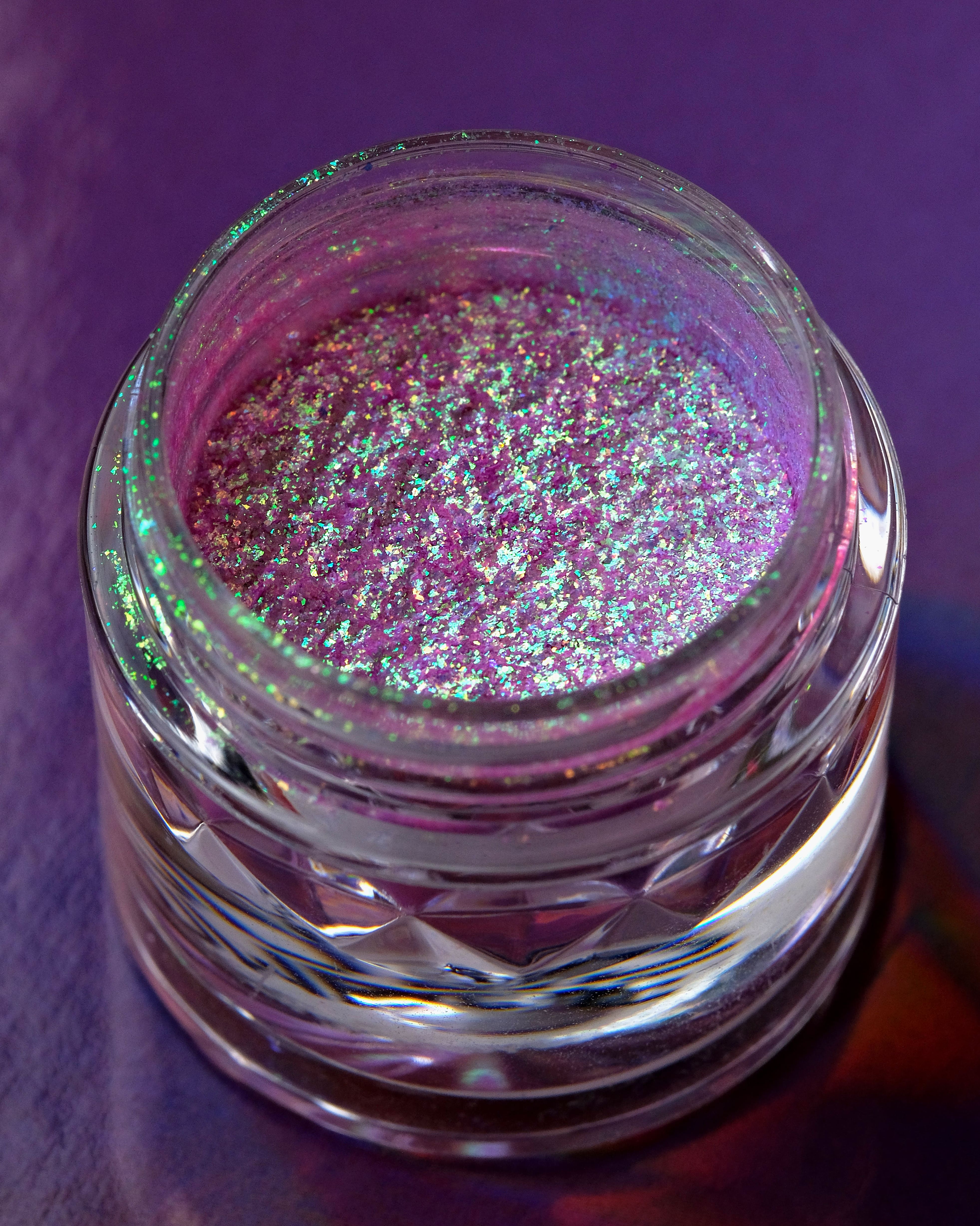 Karla Cosmetics Opal Moonstone Multichrome Loose Eyeshadow (Boujee Bae) ظلال عيون كارلا كوزمتكس اوبال مونستون متعددة الكروم (بوجي باي)