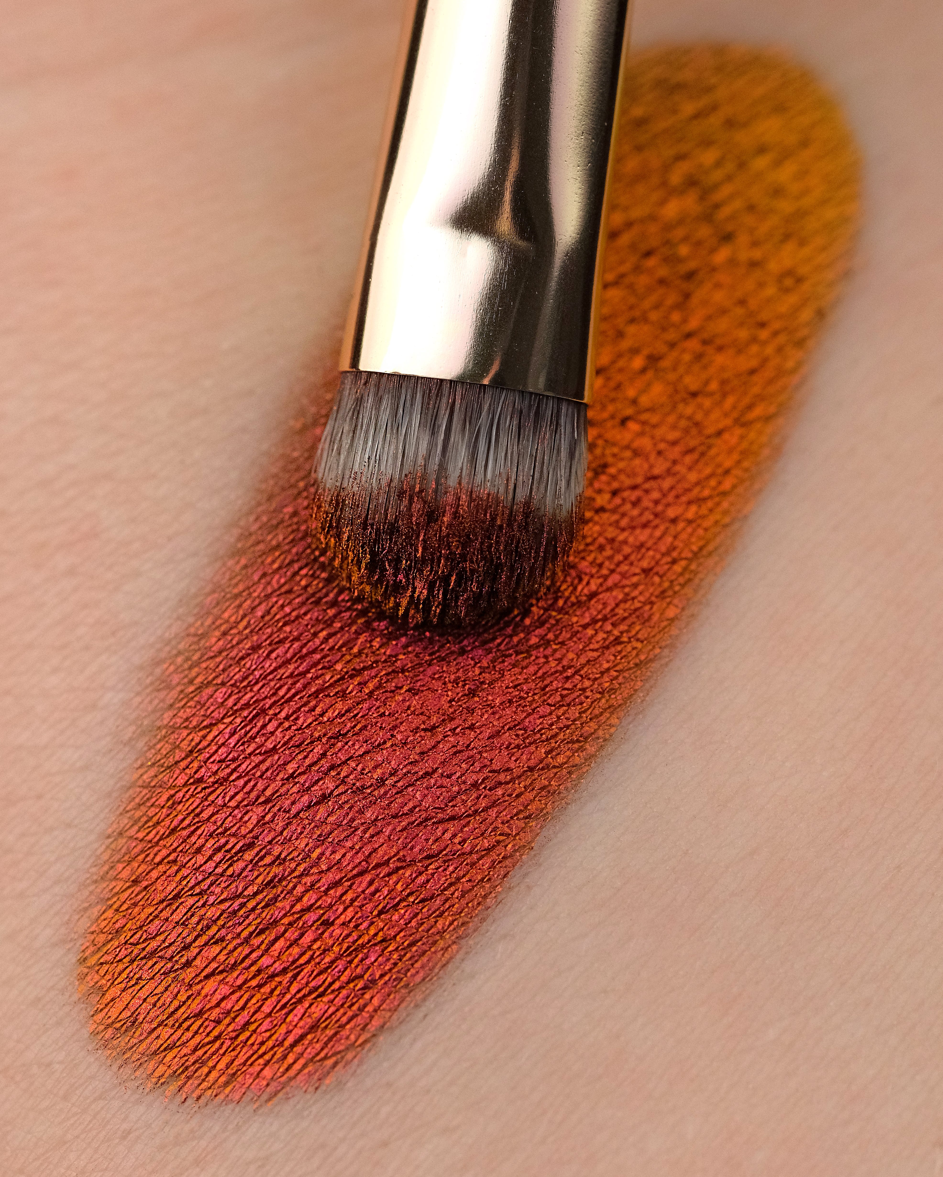 Karla Cosmetics Opal Multi Chrome Loose Eyeshadow (Day Dream) كارلا - شادو باودر كروم للعين
