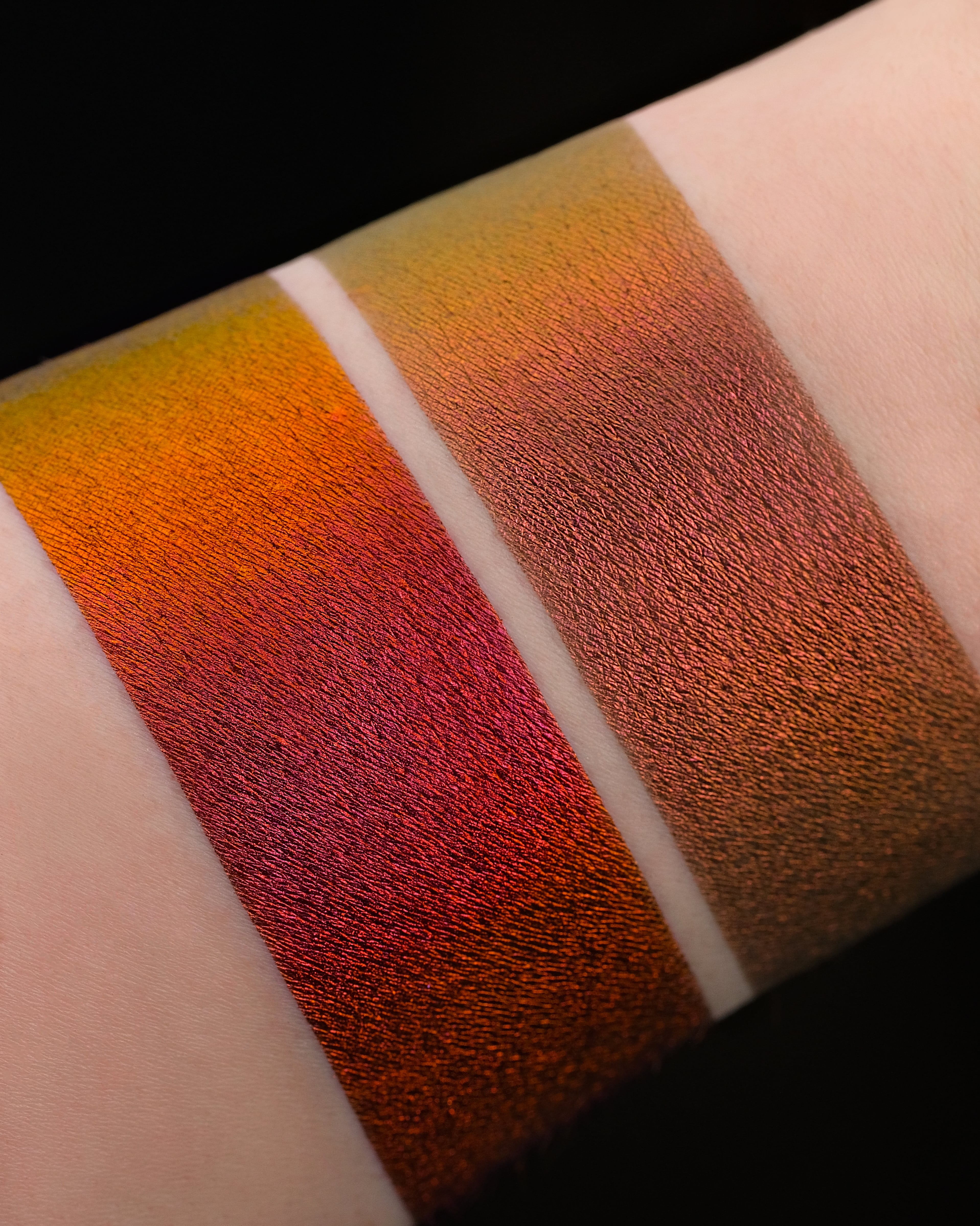 Karla Cosmetics Opal Multi Chrome Loose Eyeshadow (Day Dream) كارلا - شادو باودر كروم للعين
