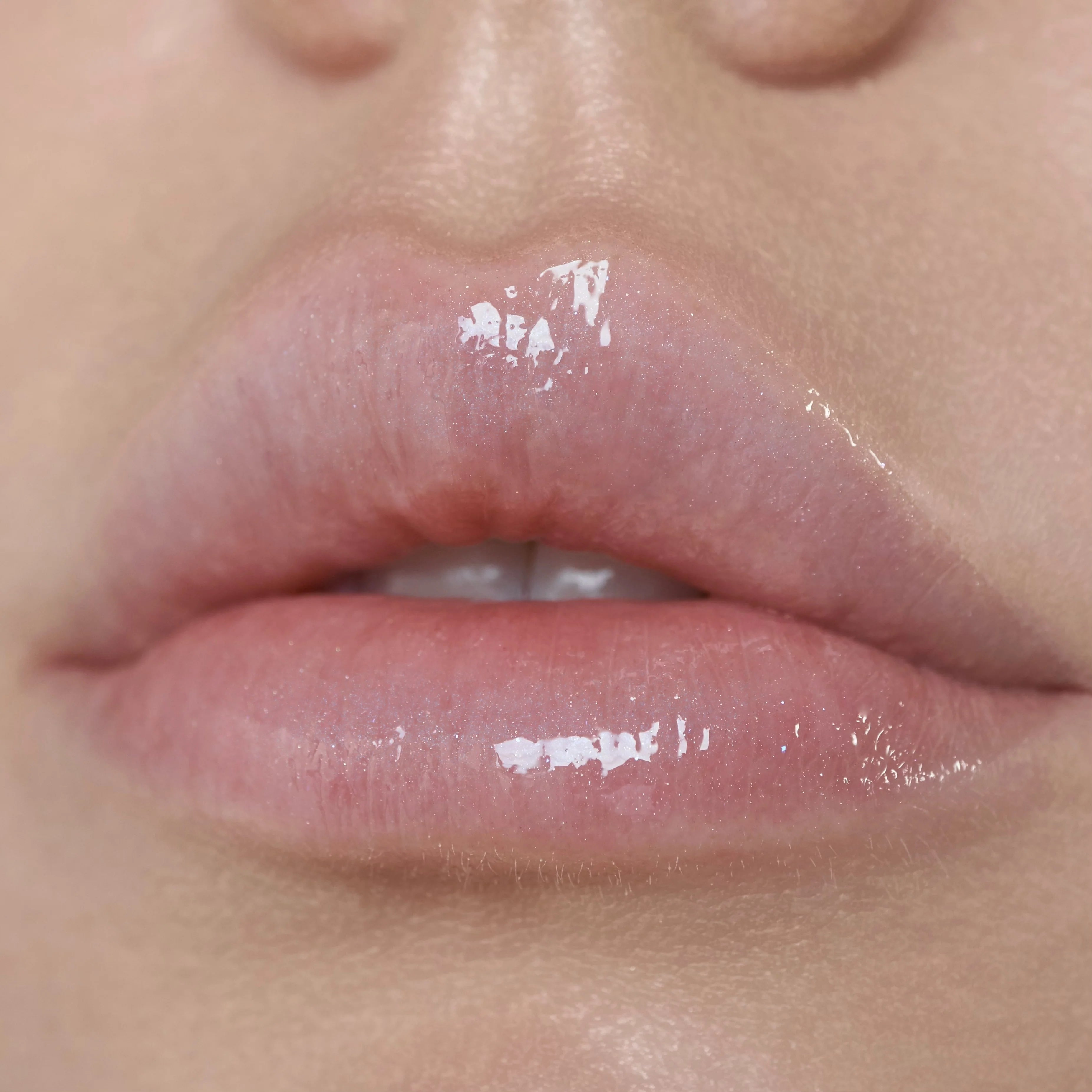Moira Glow Getter Hydrating Lip Oil - (Sky Blue) مويرا - زيت مرطب للشفاه (أزرق سماوي)