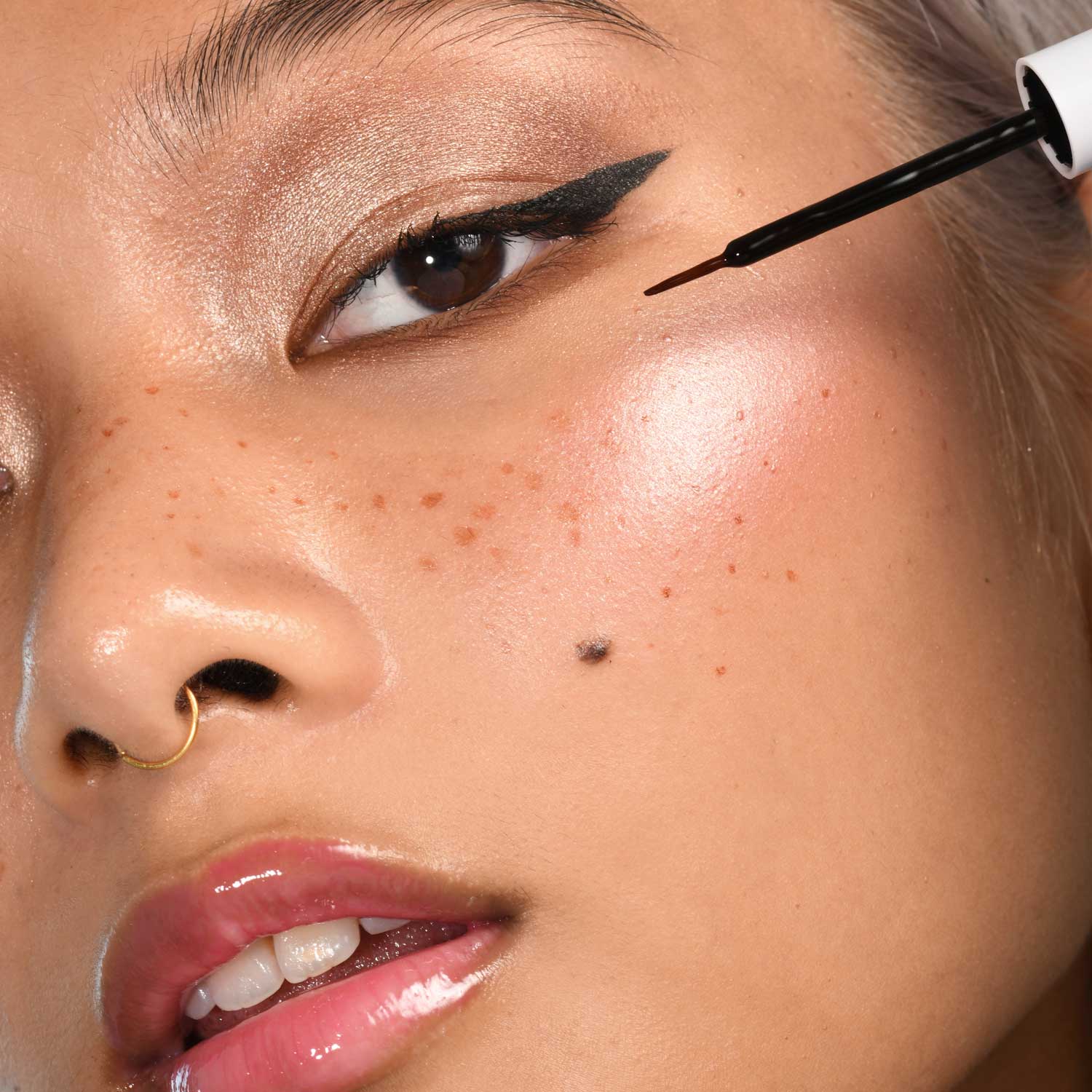 Lottie London- Freckle Tint Deep لوتي لندن- صبغة النمش درجة داكنة