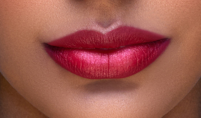 Addoony Beauty Tea Rose lipstick in a sleek tube with soft pink shade, perfect for a natural pink lip look.