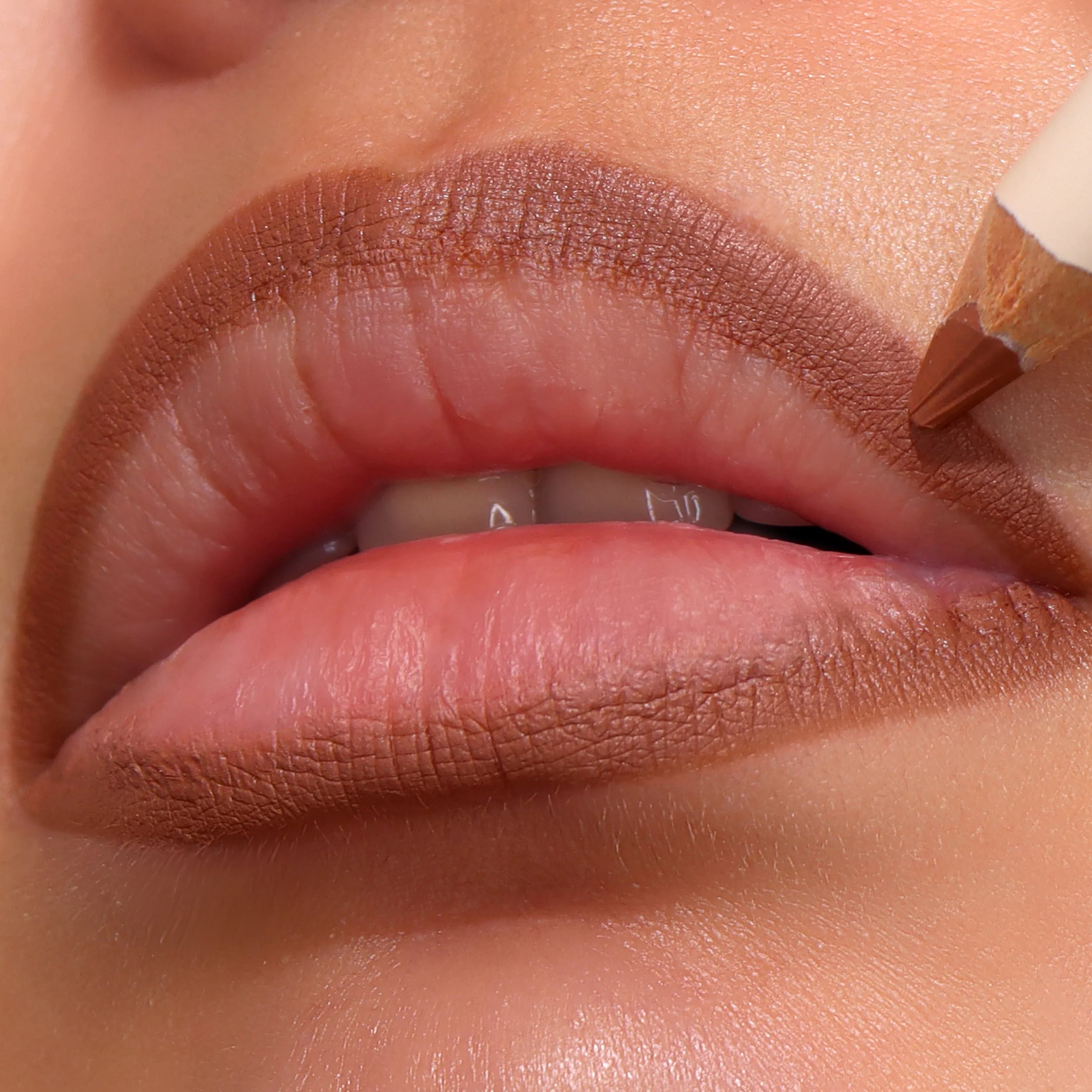 Moira Must-Have Lip Liner - (Natural Sand) محدد الشفاه مويرا ماست هاف - (ناتشورال ساند)
