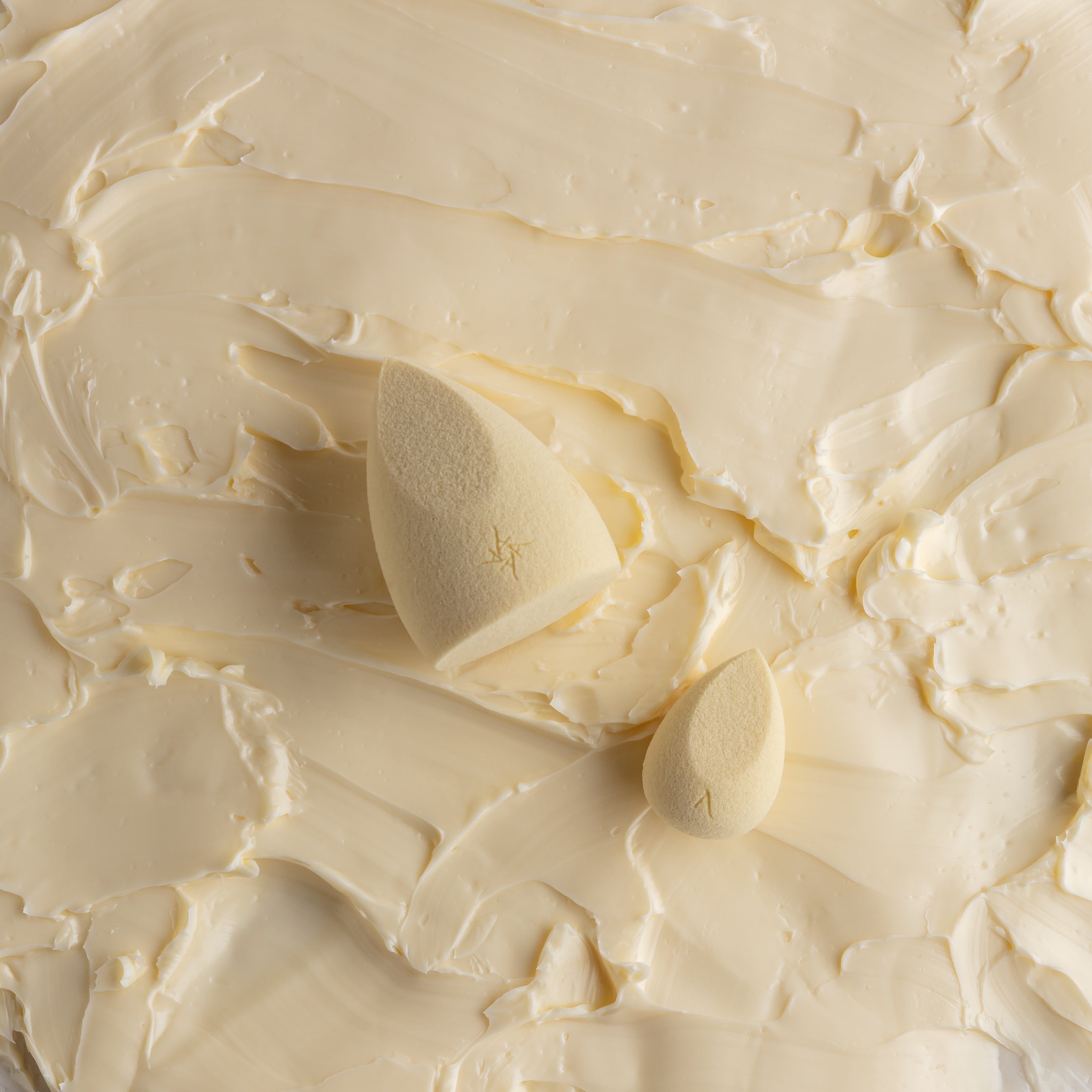 Addoony Blend & Puff Club (Blender & puff with Pouch) بليند أند باف كلوب: طقم اسفنجات وباف في حافظة قماش