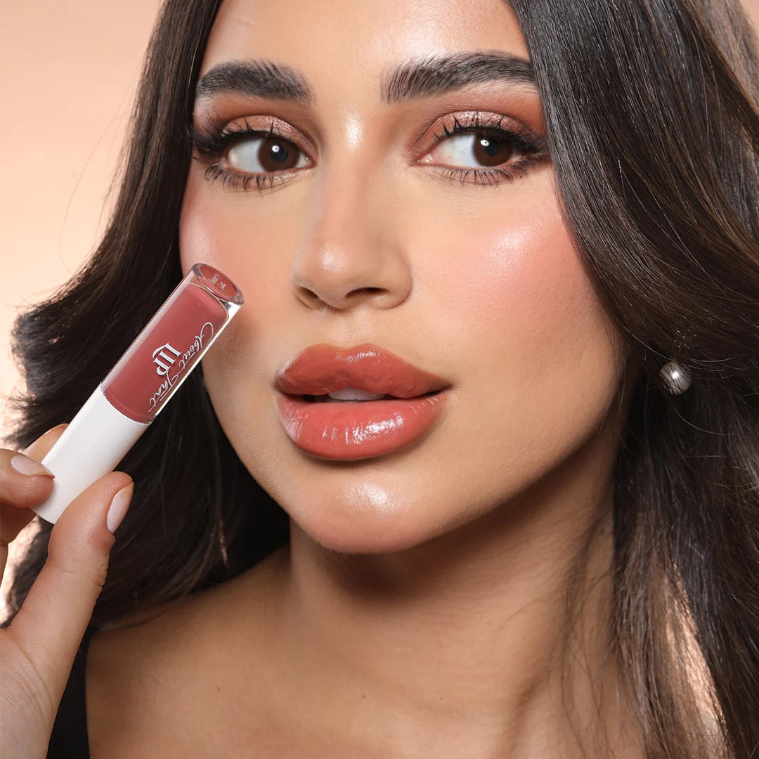 Addoony Better Together - Proven Lipstick (Fitna) + About That Lip (Honey) أفضل معاً: روج فتنة + أباوت ذات ليب عسل