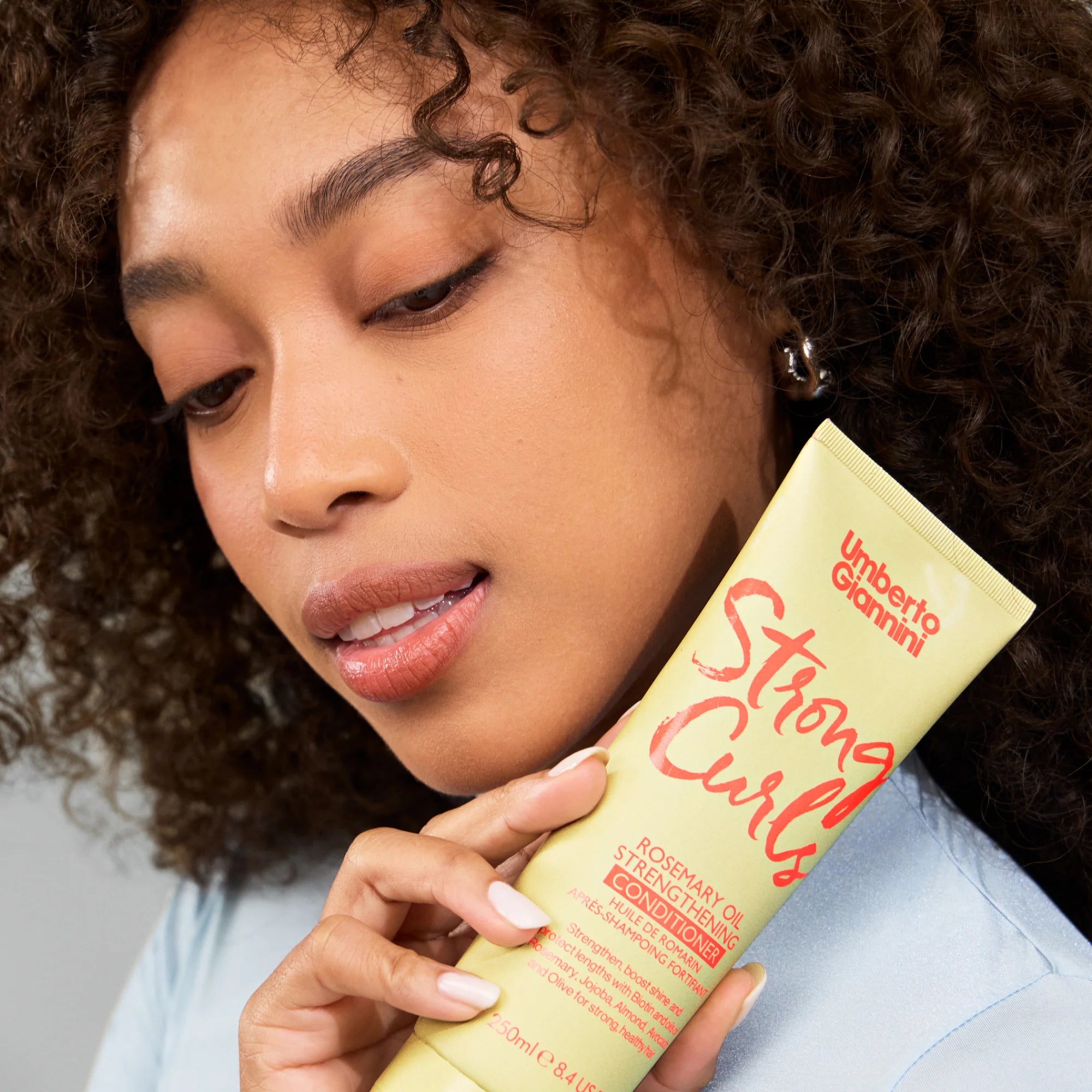 Umberto Giannini - Strong Curls Rosemary Oil Conditioner 250ml - بلسم روزميري للشعر الكيرلي