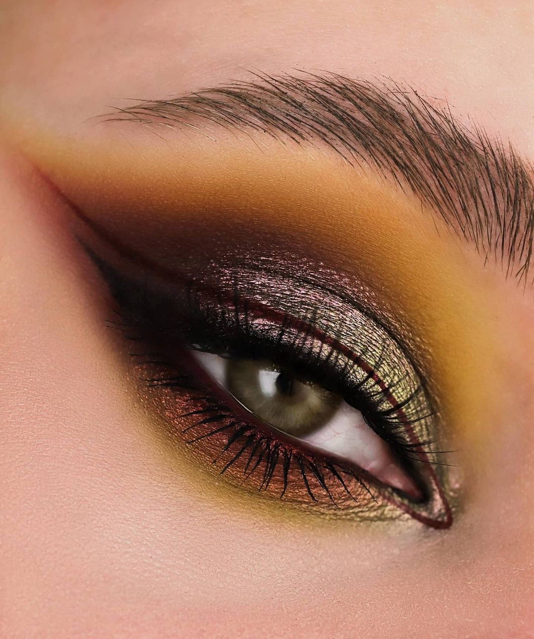 Karla Cosmetics Opal Multi Chrome Loose Eyeshadow (Day Dream) كارلا - شادو باودر كروم للعين