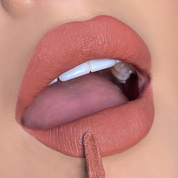 Lottie London- Slay all day liquid lipstick (Fleek) لوتي - روج سائل - فليك