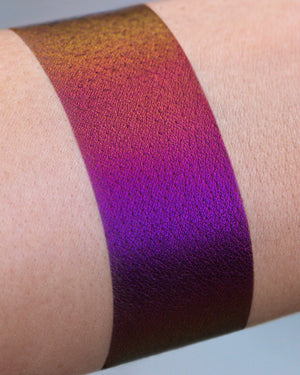 Karla Cosmetics Opal Multi chrome Loose Eyeshadow (Night Terror) كارلا - شادو باودر كروم للعين