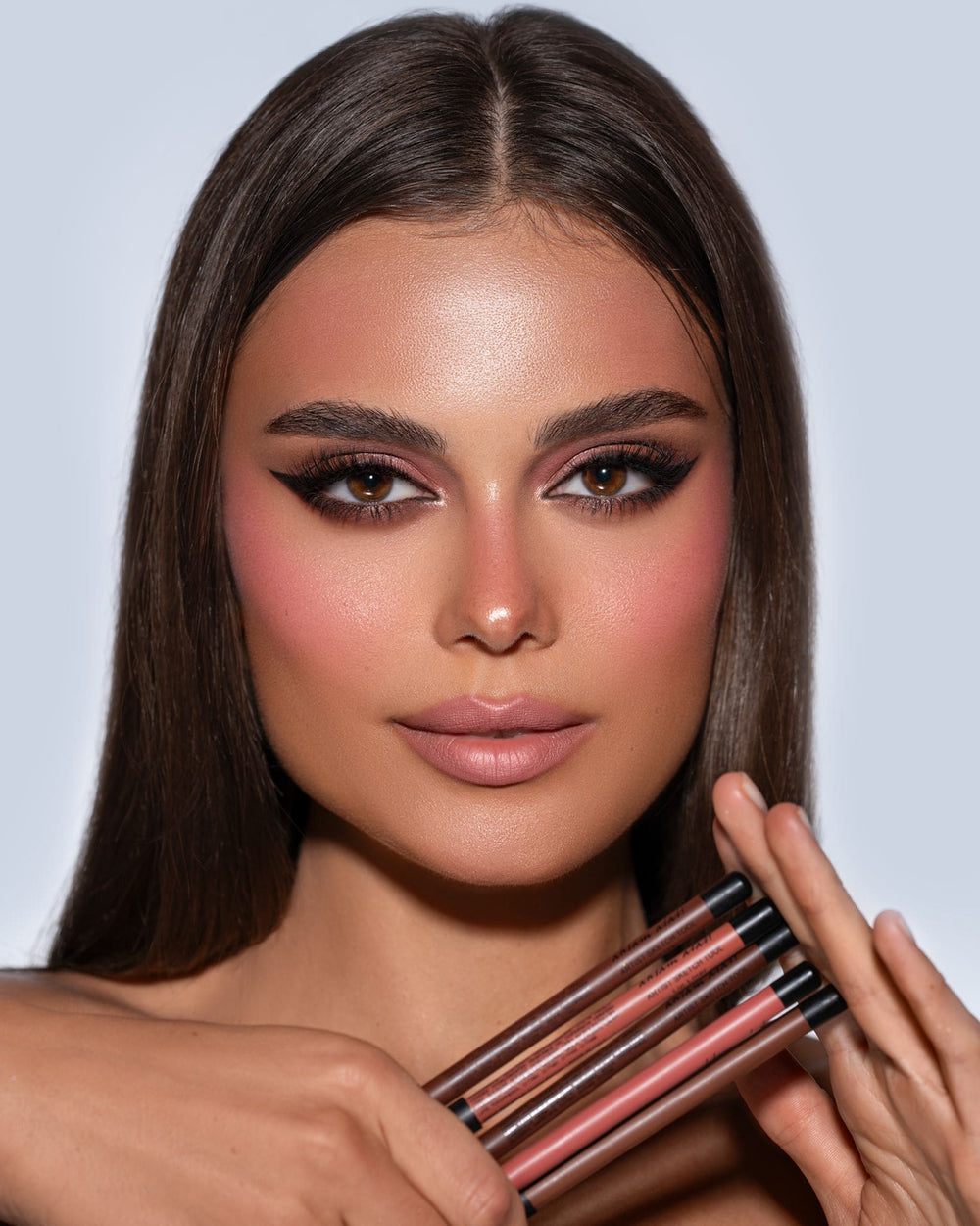 Ahlam Alali Artist Sketch Tool Bundle with sharpener and pouch أحلام العلي: المجموعة الكاملة | سعر خاص