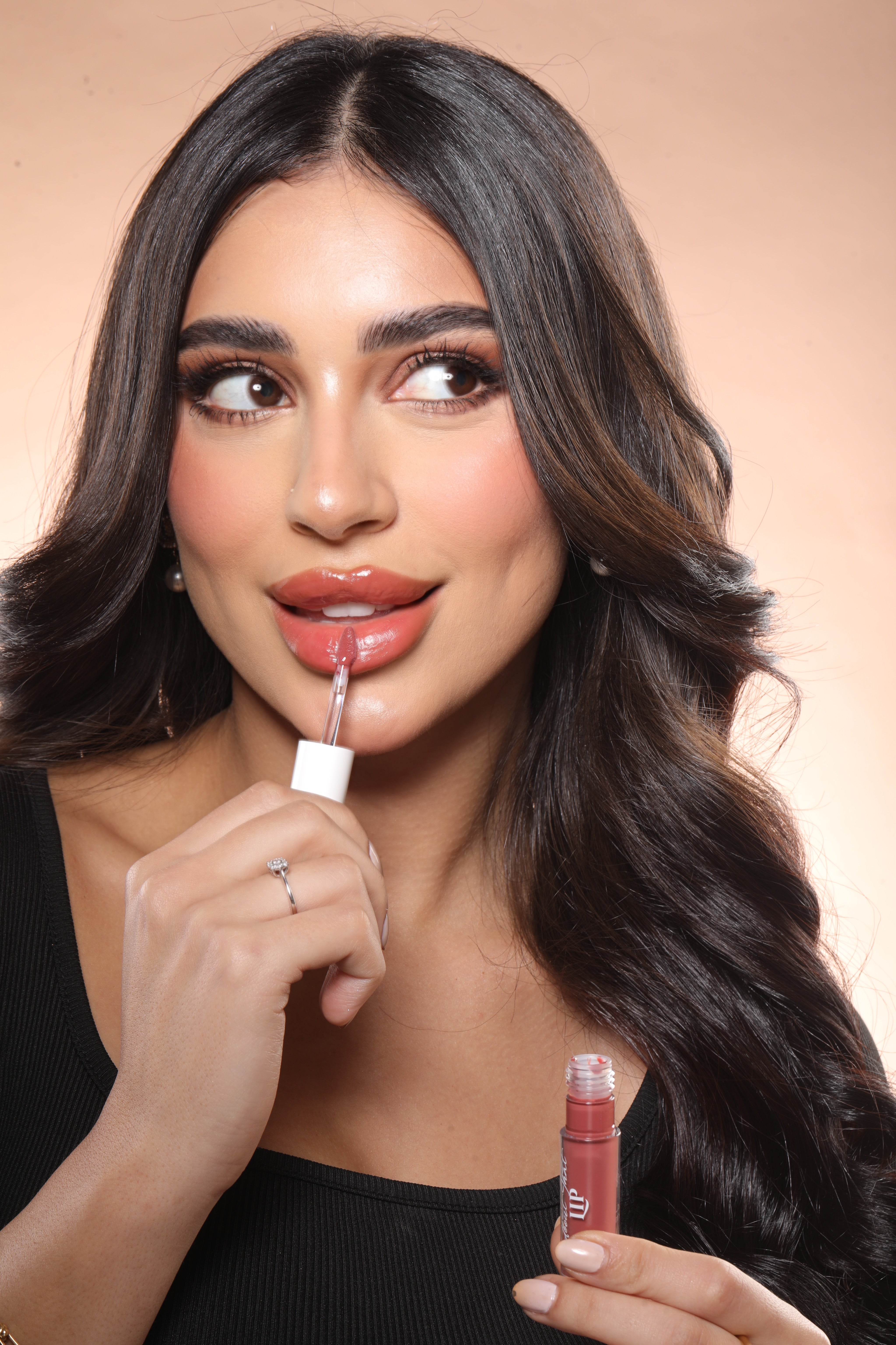 Addoony About That Lip - Glossy Balm( Honey) أدوني آباوت ذات ليب - عسل