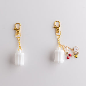 Addoony Lip Oil Bag Charm (Gold & White) تعليقة الحقيبة حامل الليب أويل