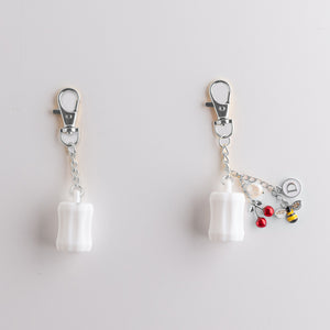 Addoony Lip Oil Bag Charm (Silver & White) - تعليقه مرطب الشفاه للشنطه