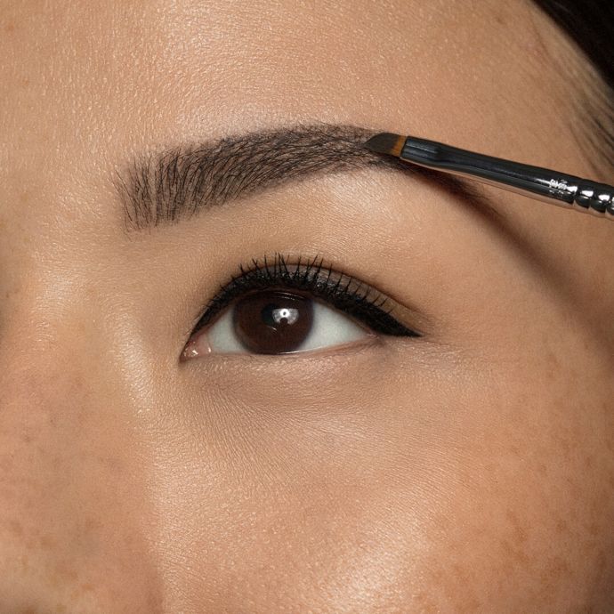 Sigma Define + Pose Brow Pomade (MEDIUM) سيجما: جل للحواجب -ميديم